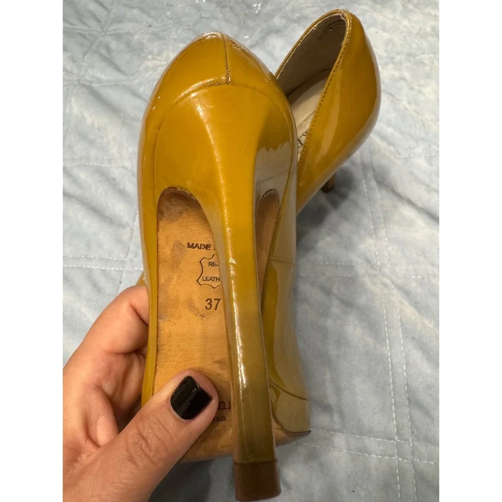 L.K.‎ Bennett London Gold Patent Leather Platform Heels Size 37